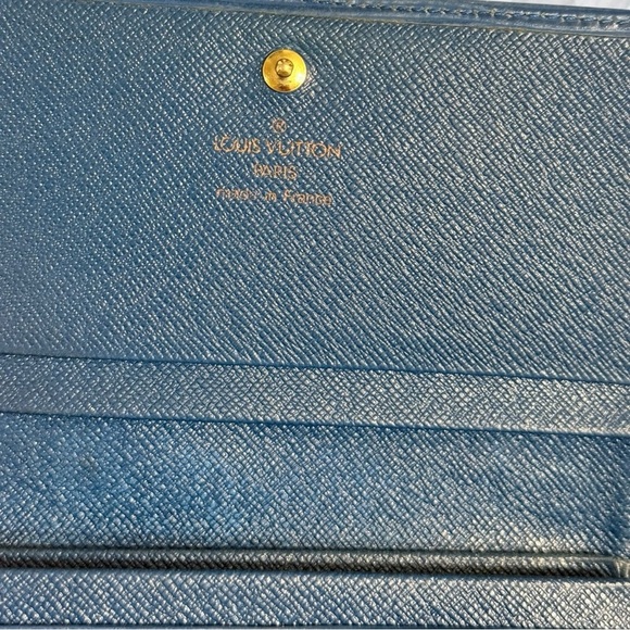 Louis Vuitton Authentic Blue Epi Leather Porte Tresor Wallet with Dustbag - Picture 11 of 16